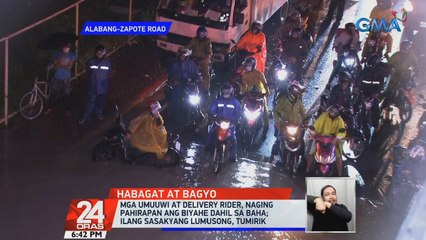 Mga umuuwi at delivery rider, naging pahirapan ang biyahe dahil sa baha; Ilang sasakyang lumusong, tumirik | 24 Oras