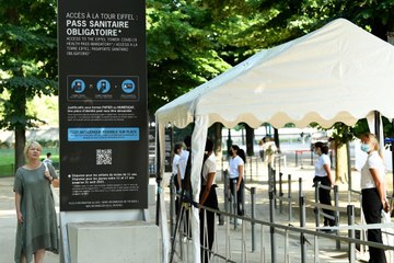 Visitors Will Need France's Digital Health Pass to Climb the Eiffel Tower This Summer