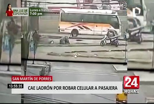 Cae ladrón por robar celular a pasajera en San Martín de Porres