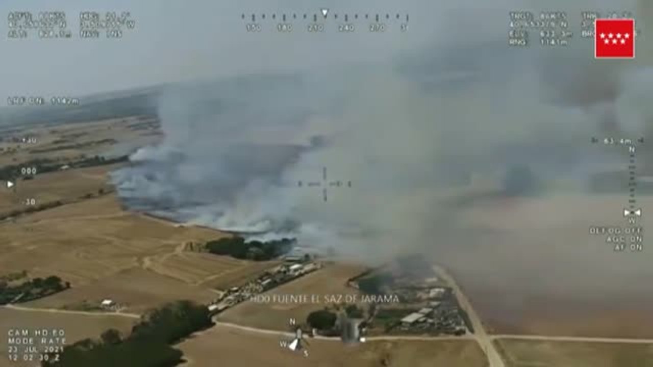 Un incendio en Fuente el Saz obliga a desalojar...