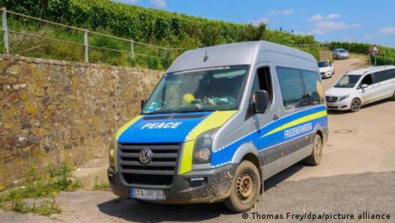 Germany: Coronavirus deniers show up in flood-hit area