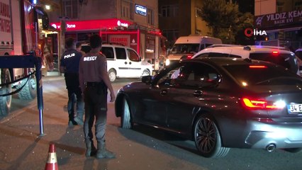 Eyüpsultan'da kontrolden çıkan otomobil dükkanın içine girdi: 1 yaralı