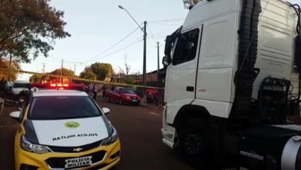 Jovem motociclista morre em colisão contra carreta no Bairro São Cristóvão