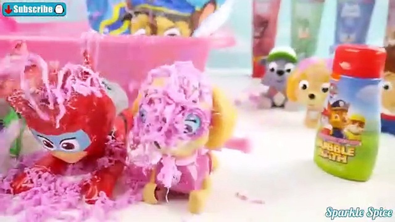 Best PAW PATROL Fingerpaint Bath Time Activity Bubbles Learn Colors on Paddlin Pups Surprise Toy