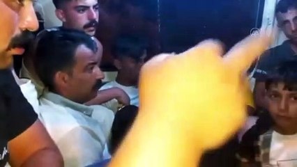 ADANA - 2 yolcu kapasiteli araçta 18 kişi taşıyan sürücüye para cezası verildi