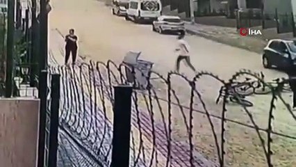Bursa'da bisikletli çocuk metrelerce savruldu! O anlar kamerada