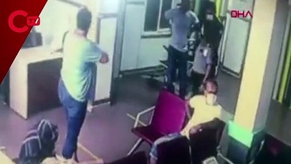 Yardım istediği polisin tabancasını alıp kaçmaya çalıştı