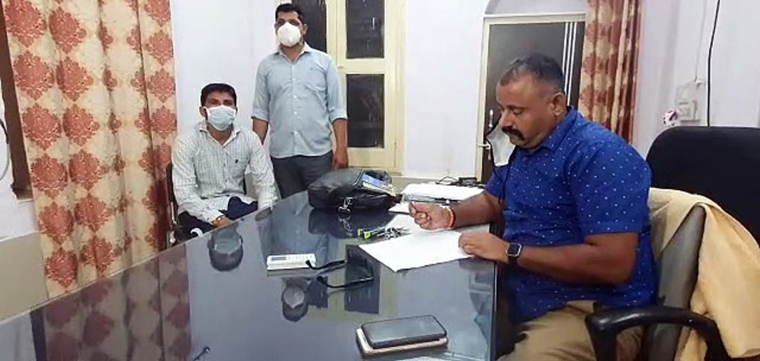 मरीज को अस्पताल से छुट्टी दिलाने के बदले 4 हजार...