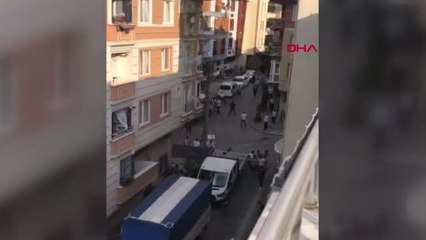 KÜÇÜKÇEKMECE'DE SİLAHLI KAVGADA KAFASINDAN YARALANAN KİŞİ HAYATINI KAYBETTİ