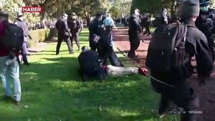 Avustralya'da binlerce kişi koronavirüs yasaklarını protesto etti