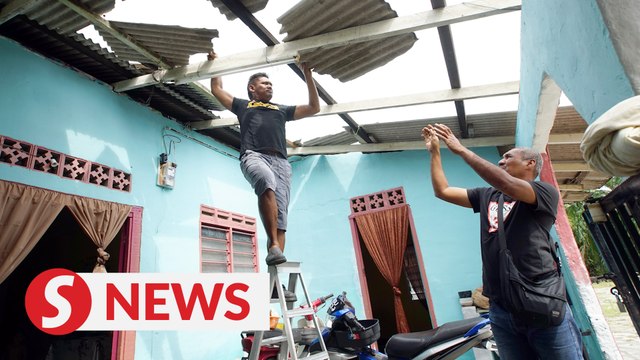 ‘Small tsunami’ damages houses in Kota Tinggi district