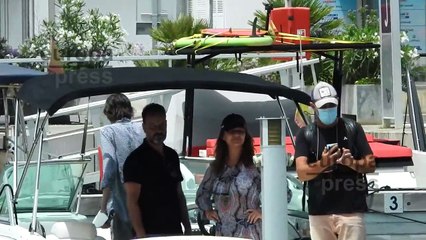 Fernando Gómez Acebo disfruta de la isla de Ibiza junto a su pareja