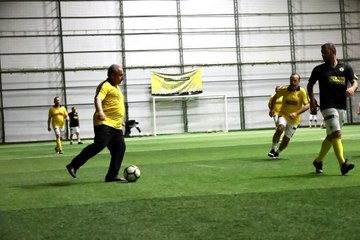 TBMM Başkanı Şentop stresini halı saha maçında attı