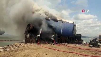 Hurda gemide imha edilirken alev aldı