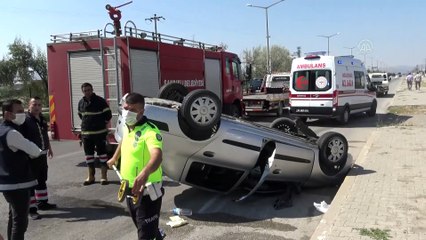 AFYONKARAHİSAR - Devrilen otomobildeki 5 kişi yaralandı