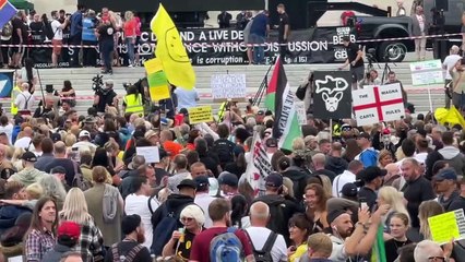 LONDRA - (Kovid-19) önlemleri ve aşı karşıtları protesto gösterisi (1)