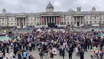 (Kovid-19) önlemleri ve aşı karşıtları protesto gösterisi (1)
