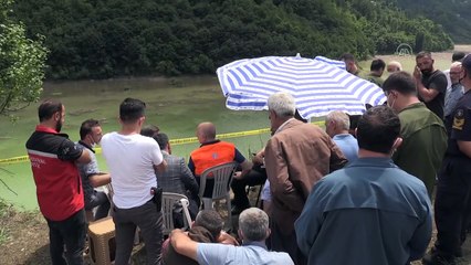 ARTVİN - Bakan Karaismailoğlu selde kaybolan kişinin ailesini ziyaret etti