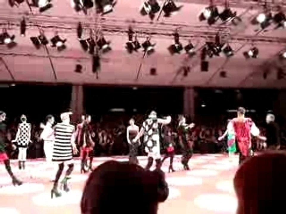 Final du défilé JC de Castelbajac automne-hiver 2008-2009