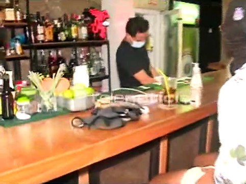 #Telenoticias / Dueños de comercios nocturnos aliviados con nuevo horario de que de queda / 23 de julio 2021
