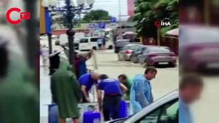 Soçi'yi sel ve fırtına vurdu O anlar kamerada