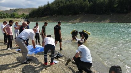 3 çocuğunu kurtarmak için suya giren baba boğularak can verdi