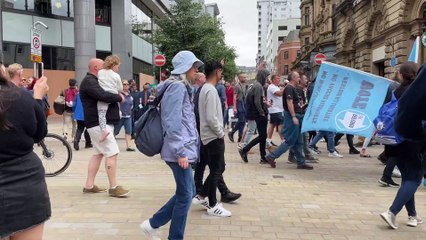 Buses delayed and roads closed due to 'Freedom March' in Leeds city centre