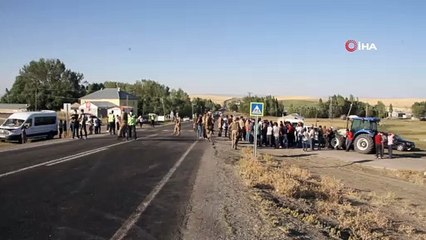 Bulanık'ta meydana gelen kazada 1 çocuk yaralandı, köylüler yol kapatma eylemi yaptı