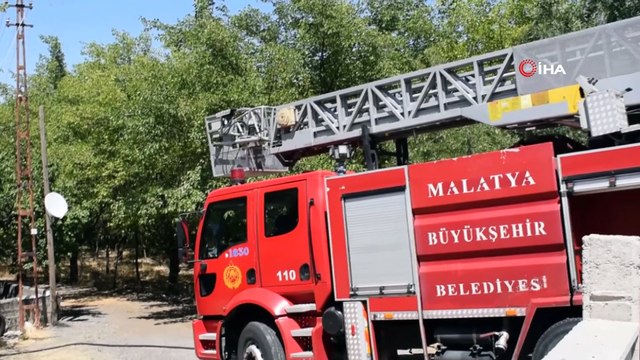 Çıkardığı yangında söndürme çalışmalarını izlerken yakalandı