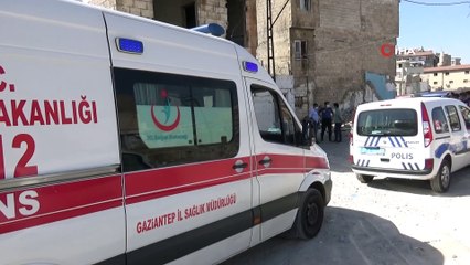 Kötü koku yayılan metruk binadan erkek cesedi çıktı