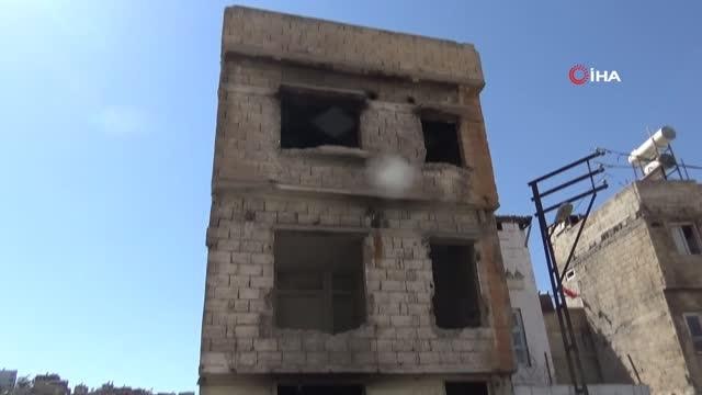 Kötü koku yayılan metruk binadan erkek cesedi çıktı