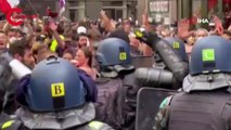 Fransa’da aşı karşıtları ve polis arasında arbede