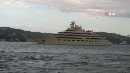 (İSTANBUL-ÖZEL)-Dünyanın en büyük süper yatlarından 'Dilbar', İstanbul Boğazı'ndan geçti