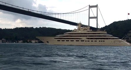 256 milyon dolarlık ’Dilbar’ İstanbul Boğazı’ndan geçti