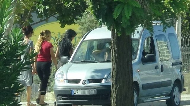 Rahatlıkları pes dedirtti: Güpegündüz fuhuş pazarlığı