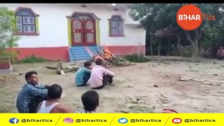 Bihar के muzaffarpur में प्रेमिका के घर के सामने जलाई प्रेमी की चिता । 4 गिरफ्तार | Bihartics