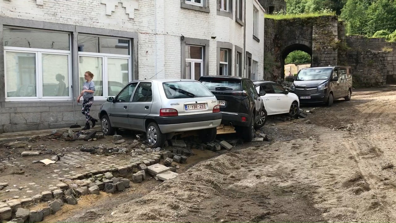 Bouvignes-sur-Meuse près de Dinant touché par les inondations