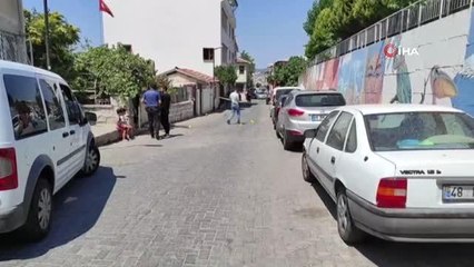 Kavgayı ayırmak isterken bacağından vuruldu