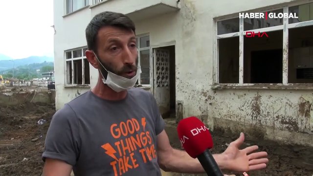 Artvin Arhavi'deki selden yeni görüntü ortaya çıktı! Mahsur kalan çift hayata böyle tutundu