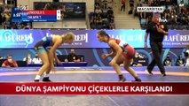 Milli Gururumuz: Dünya Şampiyonu Çiçeklerle Karşılandı!