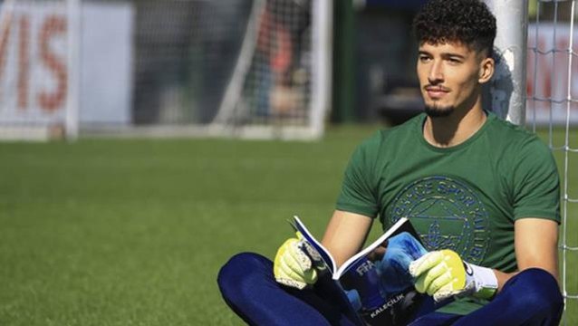 Başarılı kaleci Altay Bayındır, yeni teknik direktör Vitor Pereira'ya övgüler yağdırdı