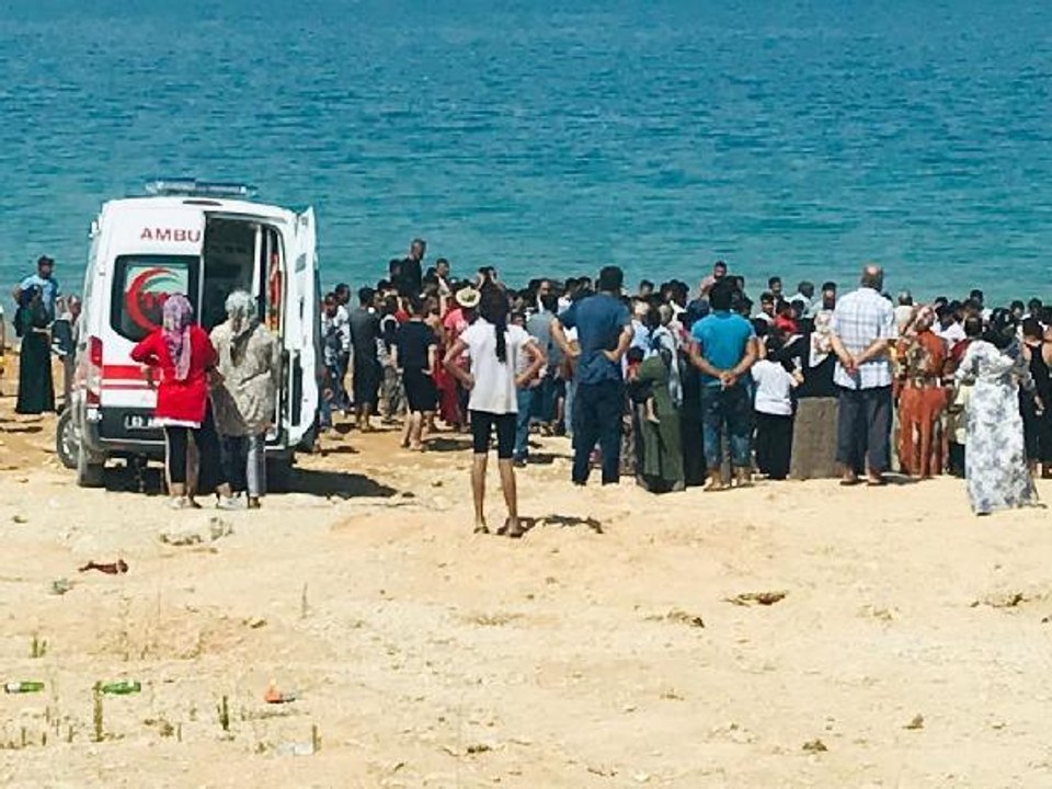 ŞANLIURFA'DA BARAJ GÖLÜNE GİREN 2 ARKADAŞ BOĞULDU