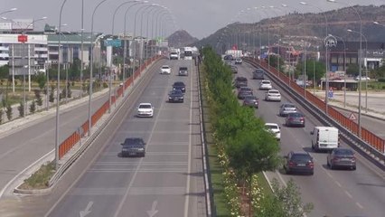 AFYONKARAHİSAR - Kurban Bayramı tatili dönüşü sonrası başlayan trafik yoğunluğu