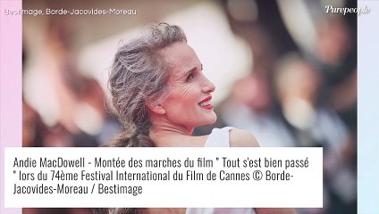 Andie MacDowell assume ses cheveux grise : "J'ai l'impression de ne pas faire semblant"