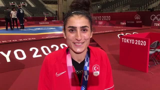 Son dakika haberi... Milli tekvandocu Hatice Kübra, kazandığı bronz madalyanın mutluluğunu yaşıyor