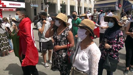 TUNUS - Yüzlerce kişi hükümetin istifasını ve meclisin feshedilmesini istedi
