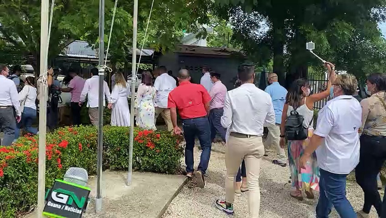 ext-insultos-y-gritos-de-renuncie-recibieron-al-presidente-en-nicoya-250721