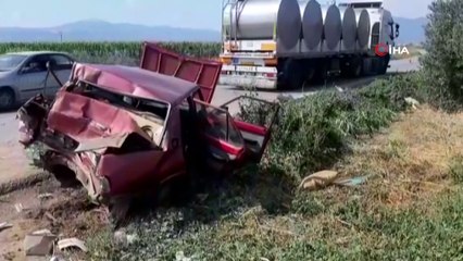İzmir'de tır, otomobili 25 metre sürükledi: 3 yaralı