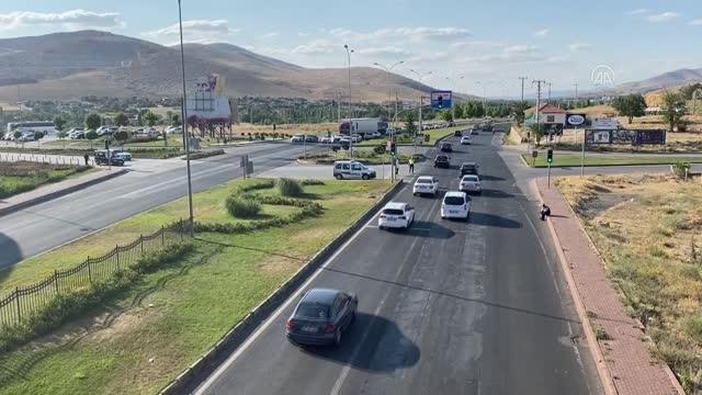 Ankara-Kayseri kara yolunda Kurban Bayramı dönüşü yoğunluk yaşanıyor