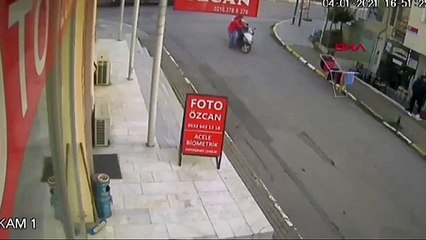 Kuyumcuyu dolandırmak isteyen kişiyi aksiyon filmi tadında yakalayan motorlu kurye